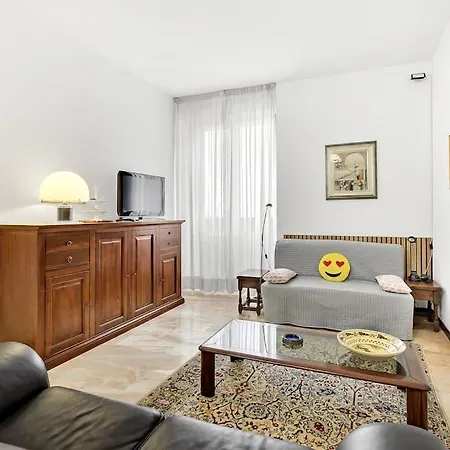 Alessia's Flat - Sesto דירה